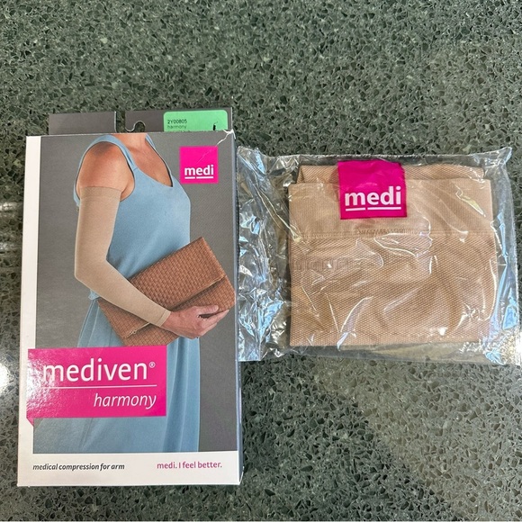 Mediven Harmony Compression Arm Sleeve 20-30 Size V Sand w/ Knit Top Band NEW - Picture 1 of 6
